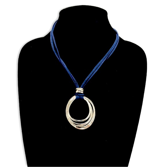 CHICO’S Navy Suede Multi-Ring Pendant Necklace | NWT - Picture 1 of 6